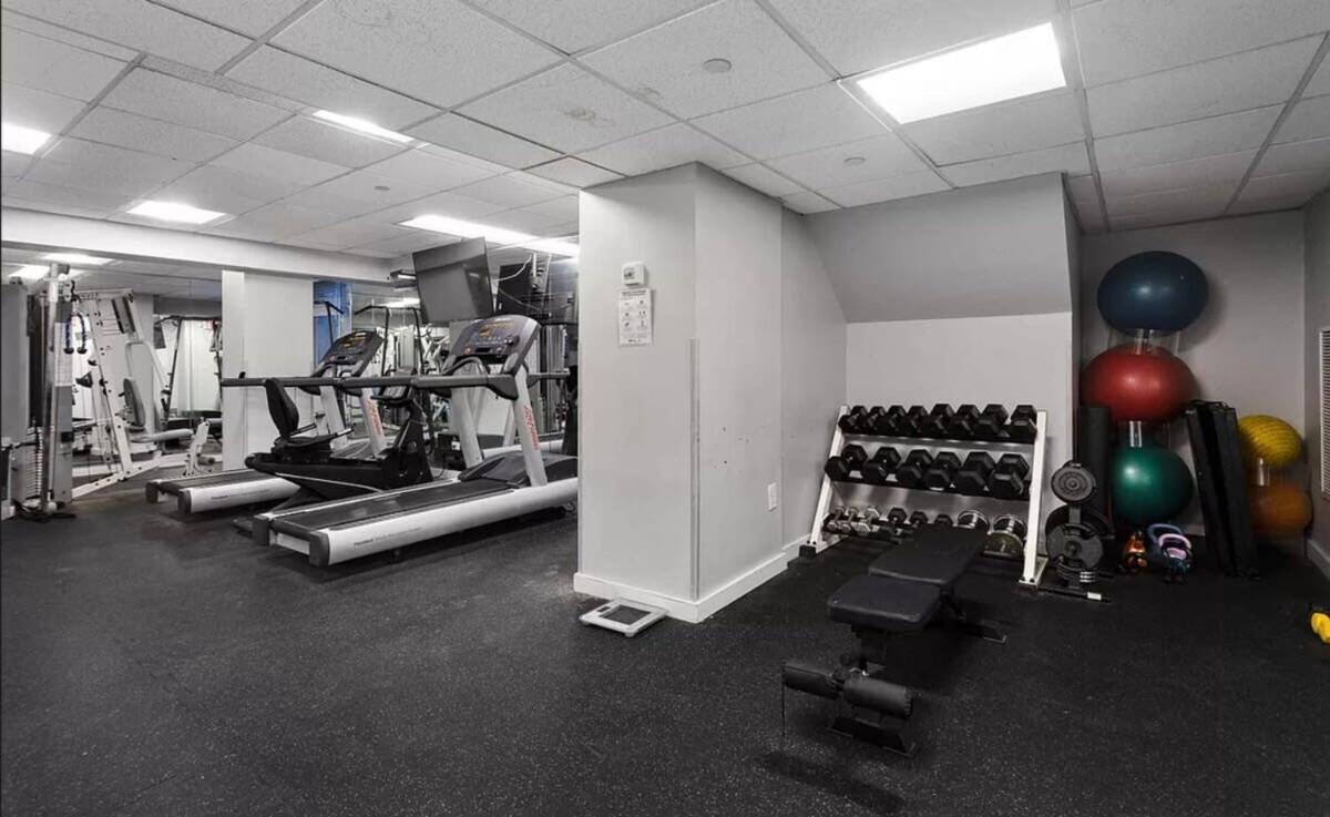 73-1503 Newly Reno Uws Doorman Gym Laundry Apartment